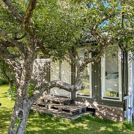 1 Bedroom Nice Home In ヴァールベリ エクステリア 写真