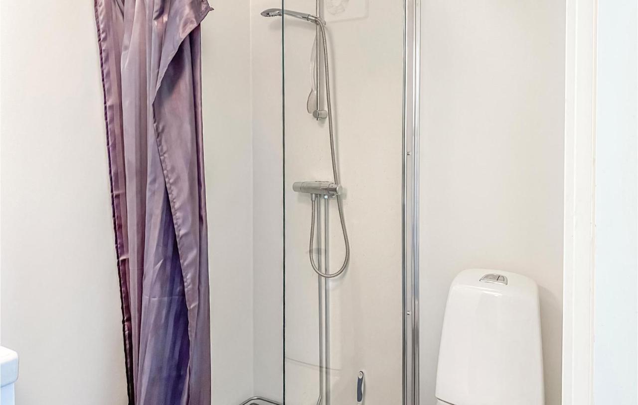 1 Bedroom Nice Home In ヴァールベリ エクステリア 写真
